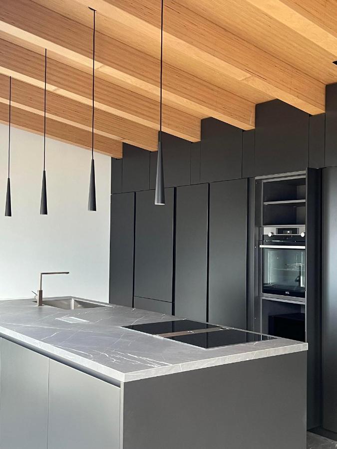 Luxury Lakefront Penthouse Lezzeno Buitenkant foto