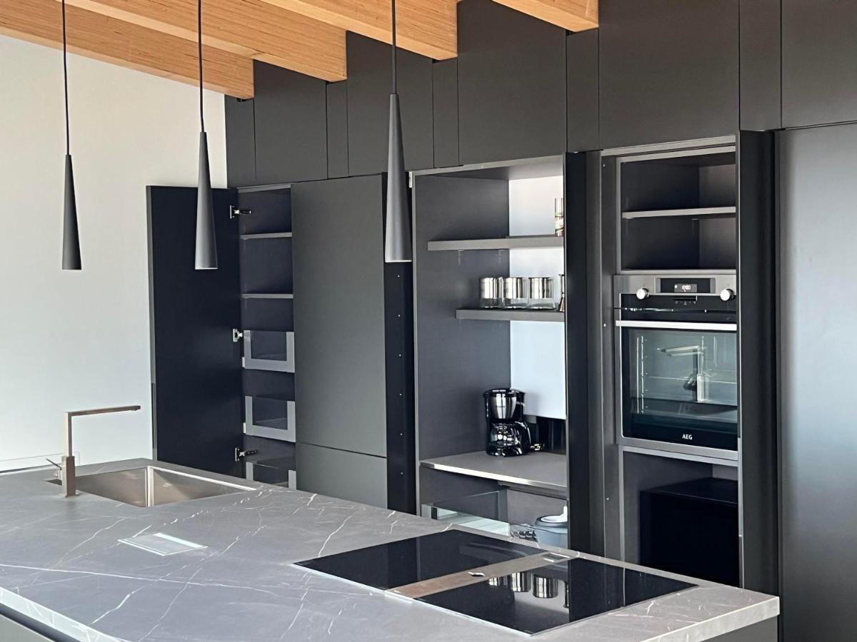 Luxury Lakefront Penthouse Lezzeno Buitenkant foto