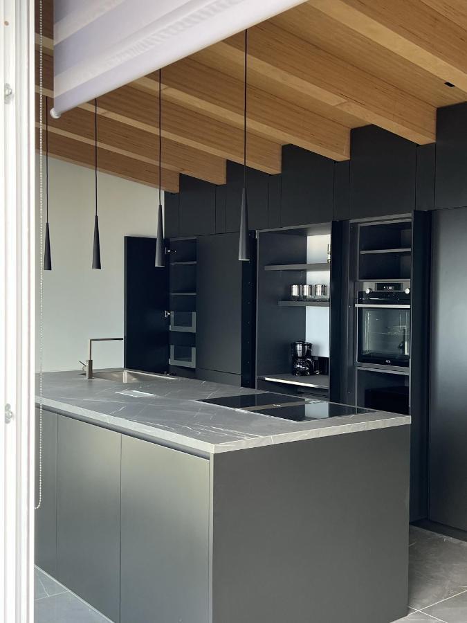 Luxury Lakefront Penthouse Lezzeno Buitenkant foto
